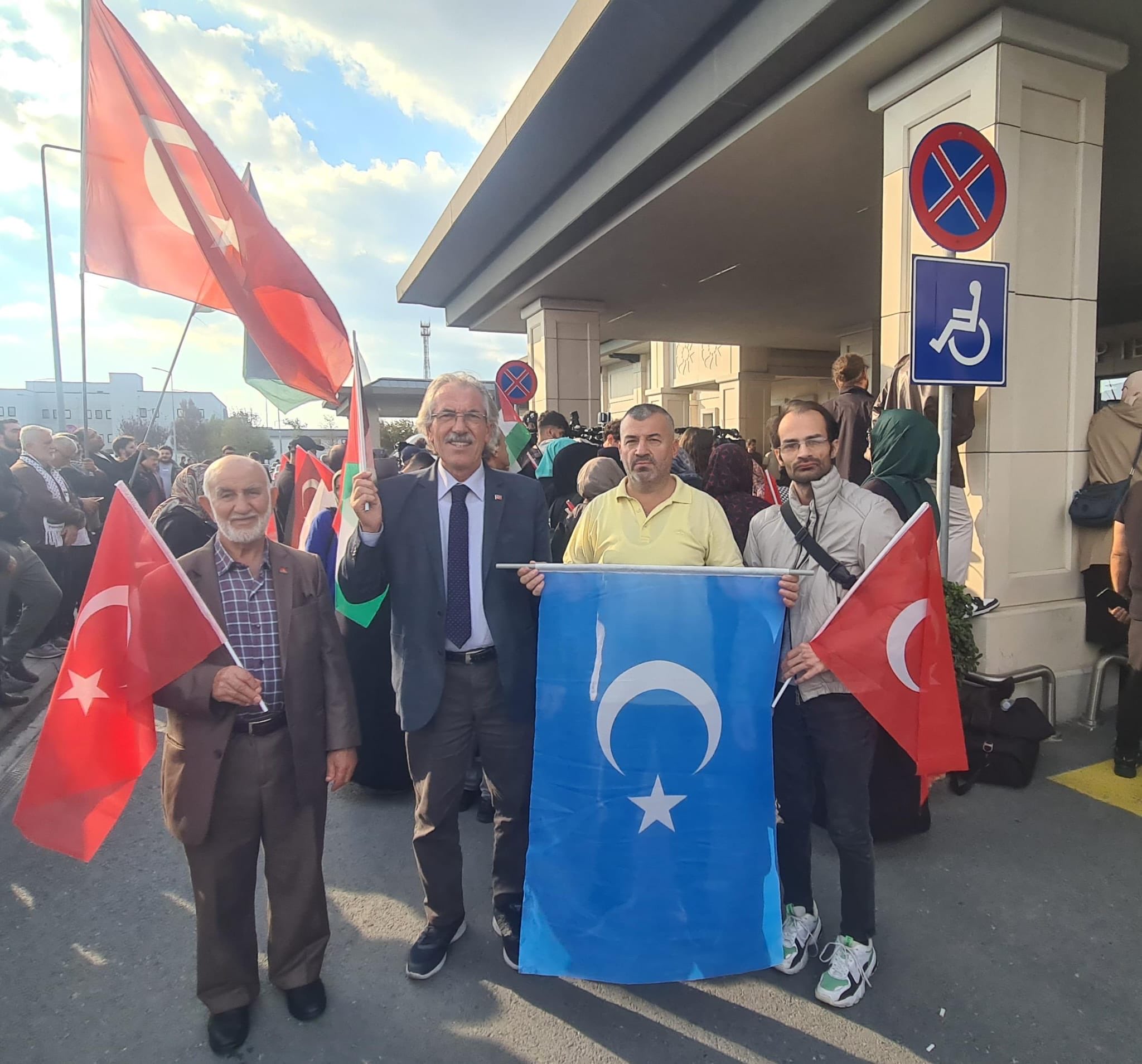 GAZZE’NİN KAHRAMANLARINI COŞKUYLA KARŞILADIK