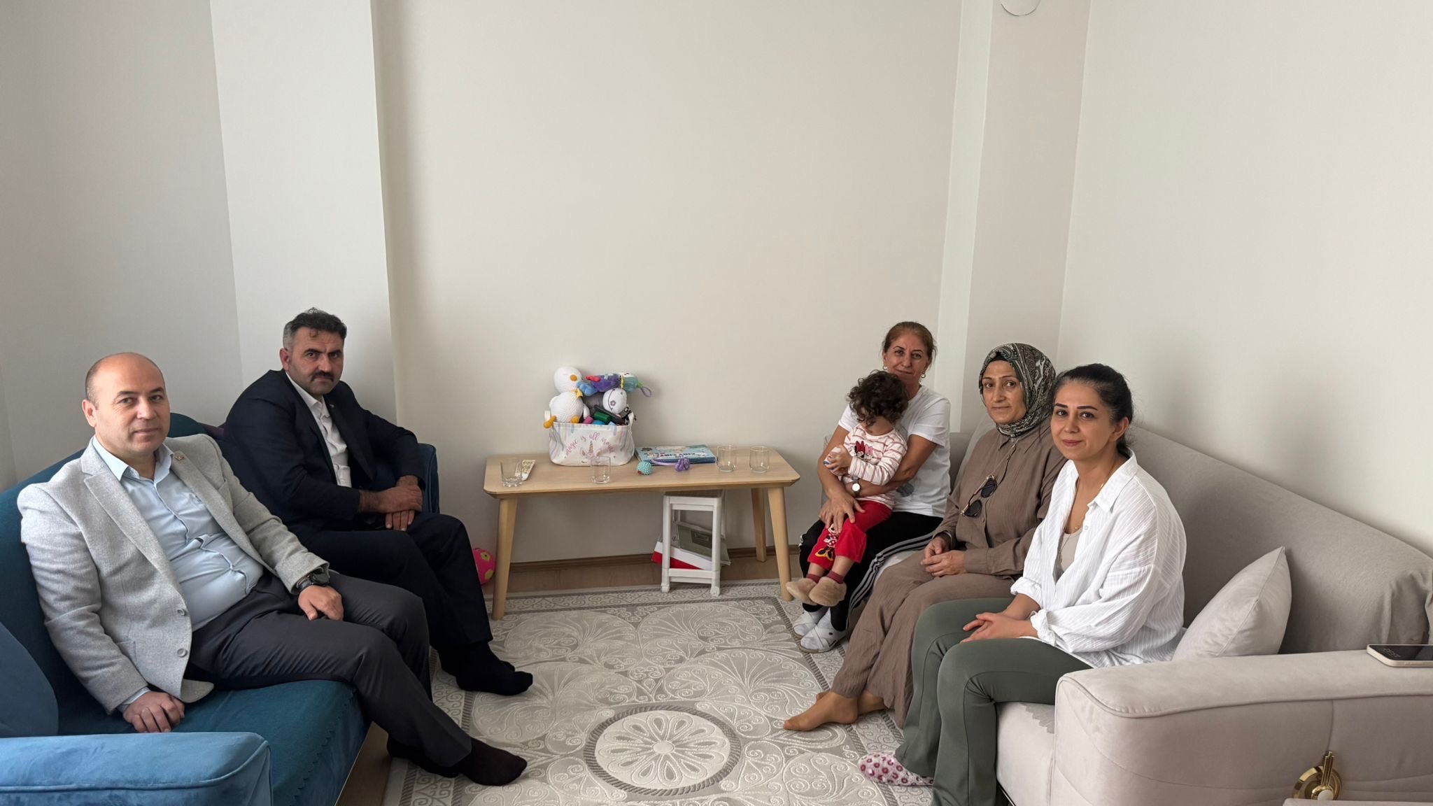 ŞEHİT YAKINLARINA ANLAMLI ZİYARET